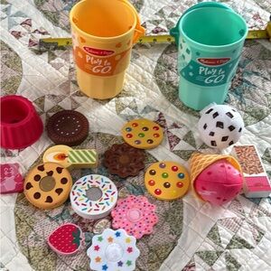 Melissa & Doug Play to Go Set - cookies, cake snd ice cream